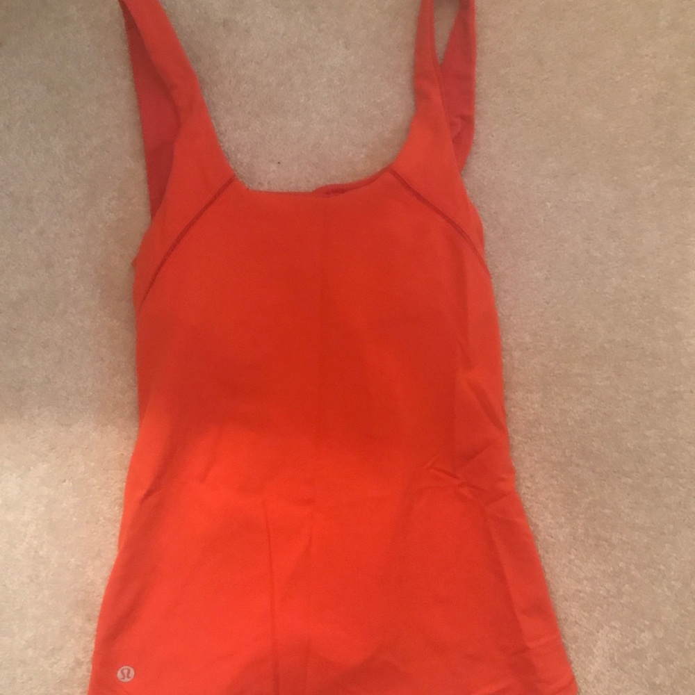 Lululemon tank with built in bra